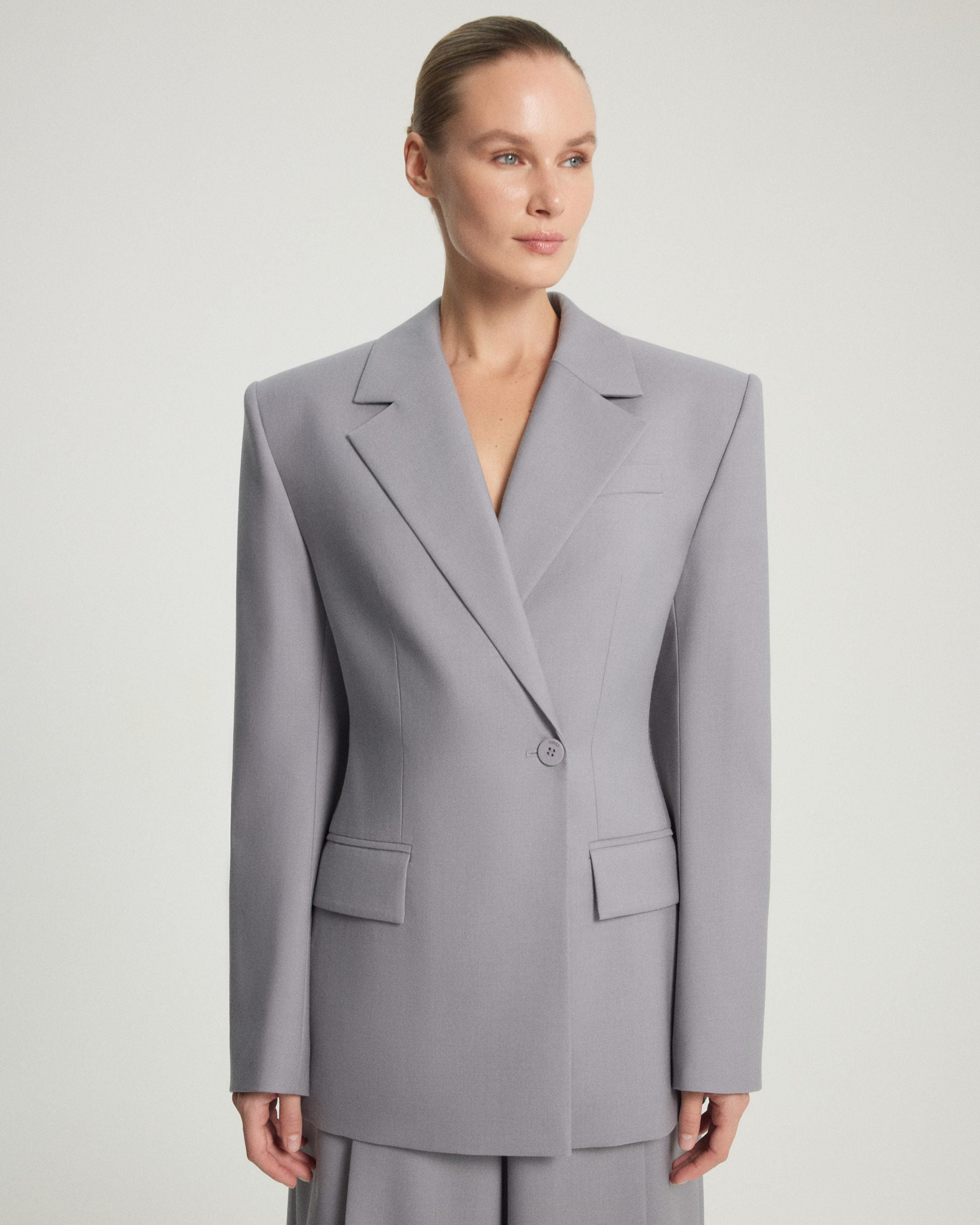 Двубортный приталенный жакет_4