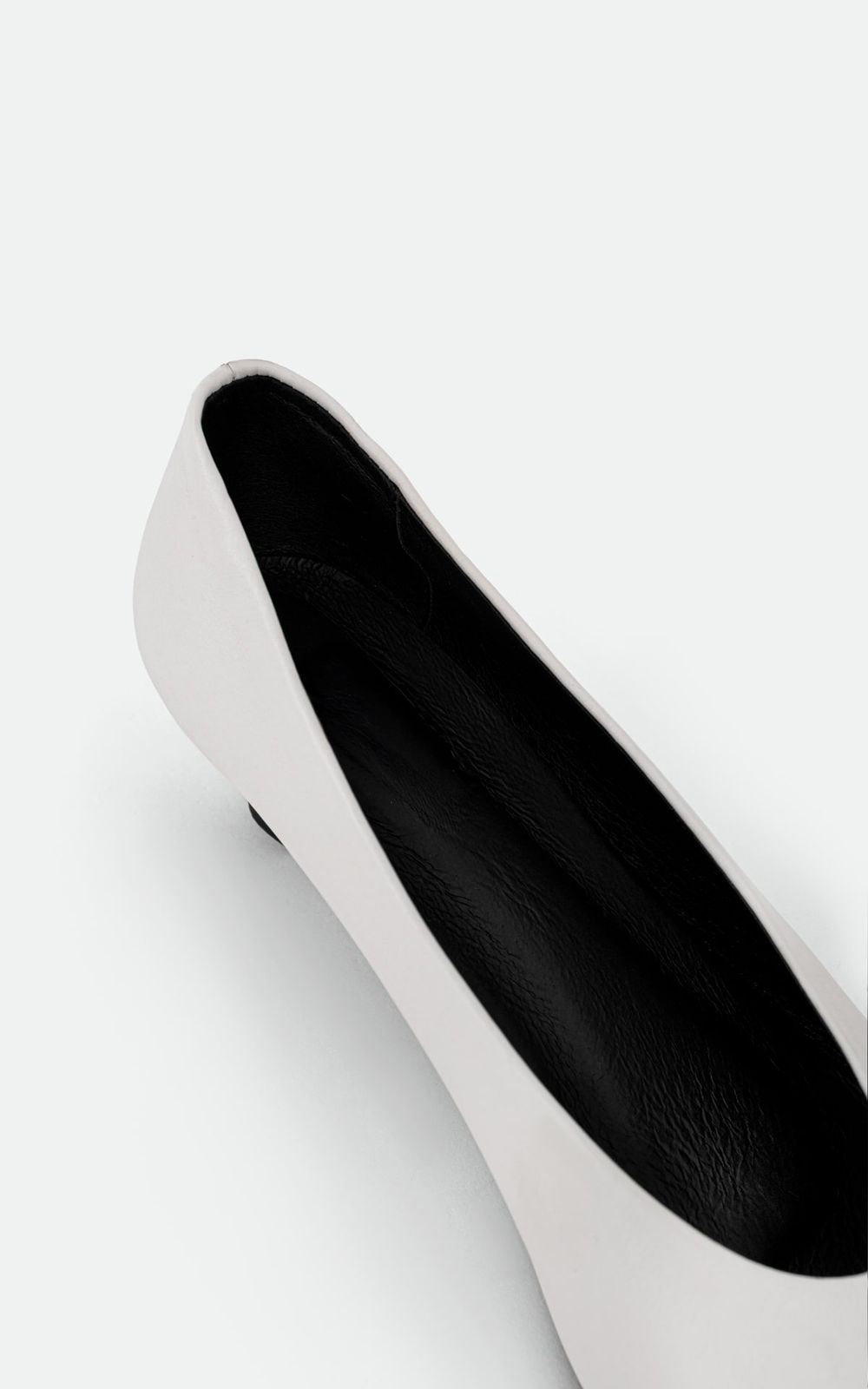 NOAH Leather Pumps with Pointed Toe