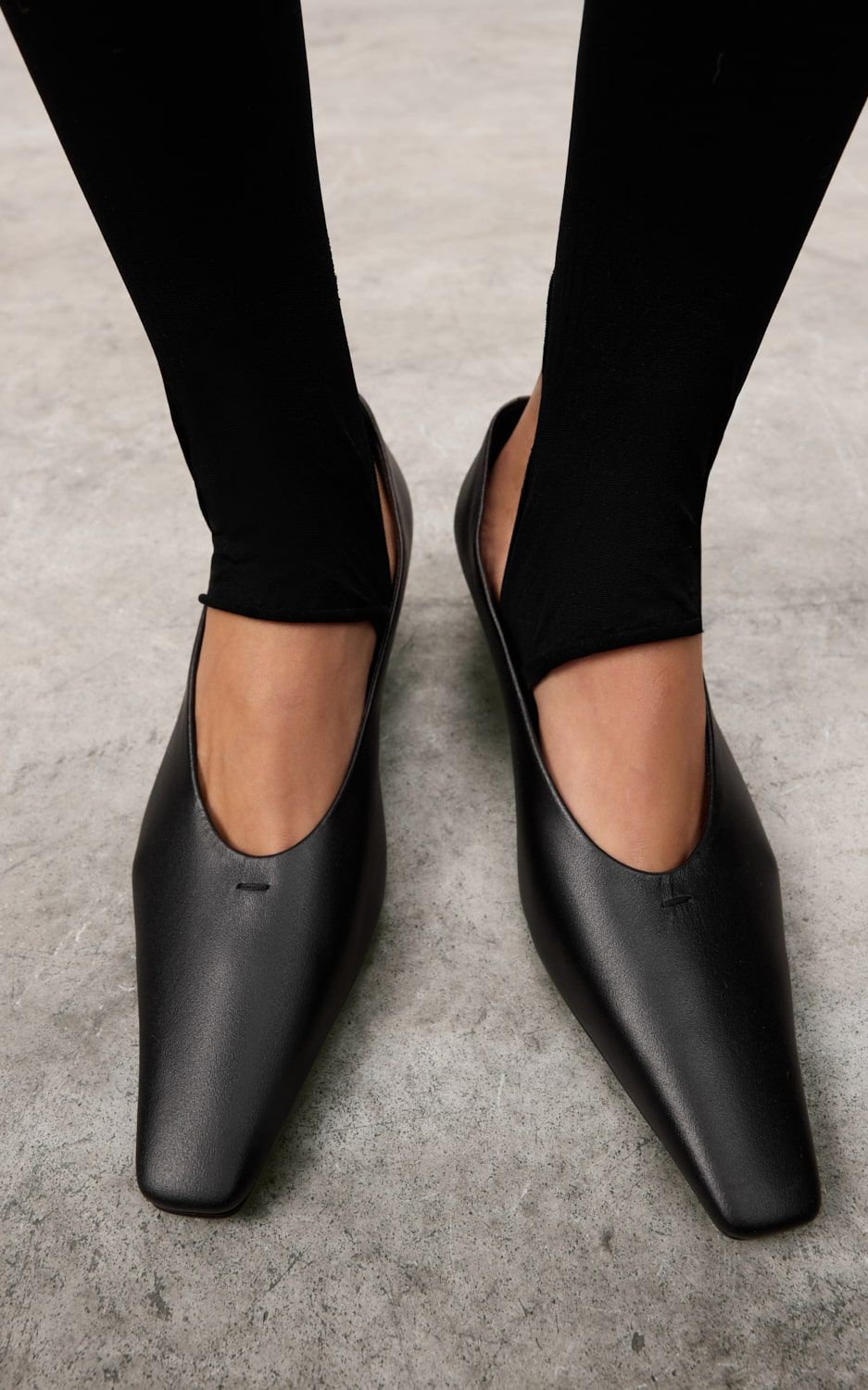 NOAH Leather Pumps with Pointed Toe
