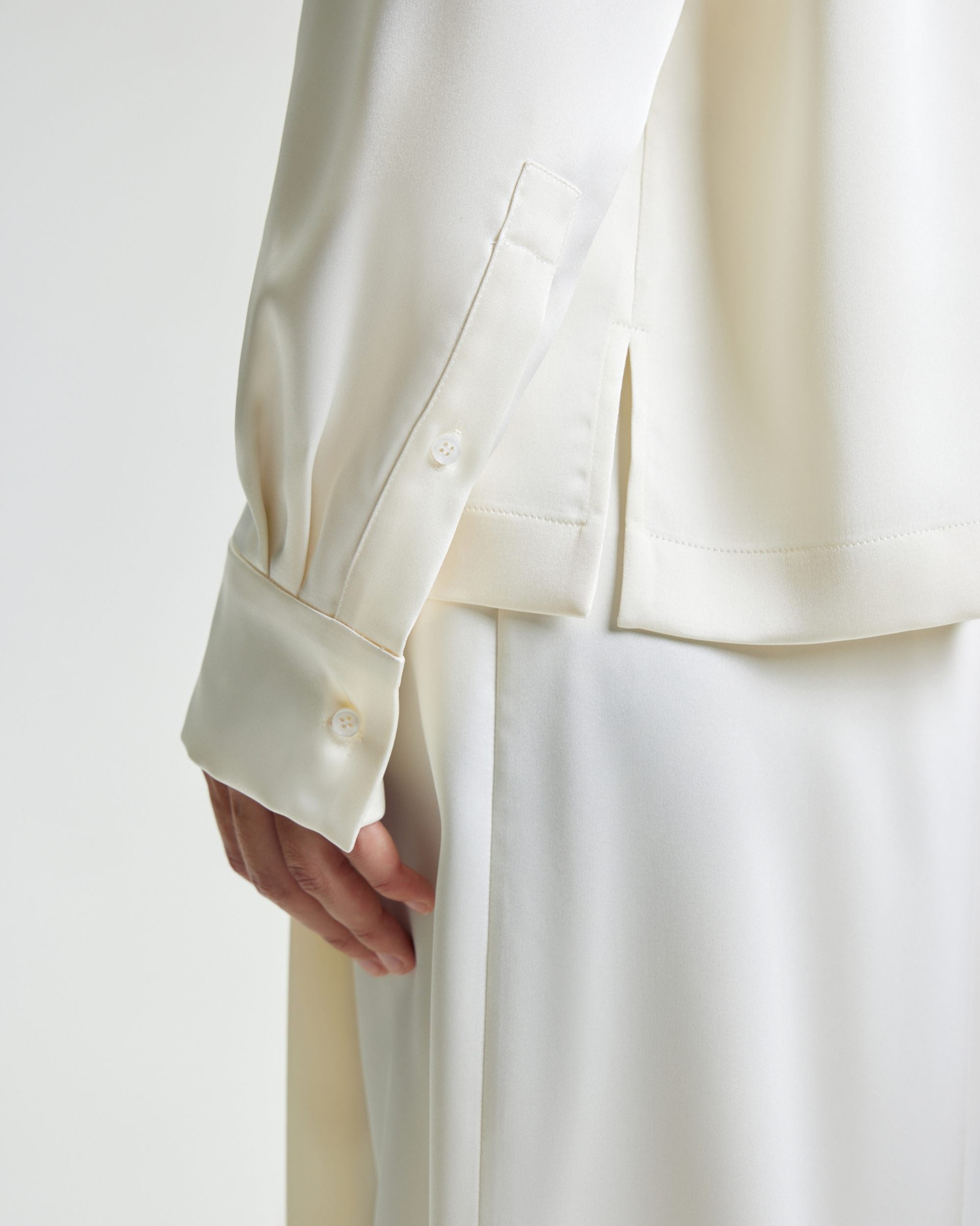 FLOWING SATIN SHIRT - IVORY