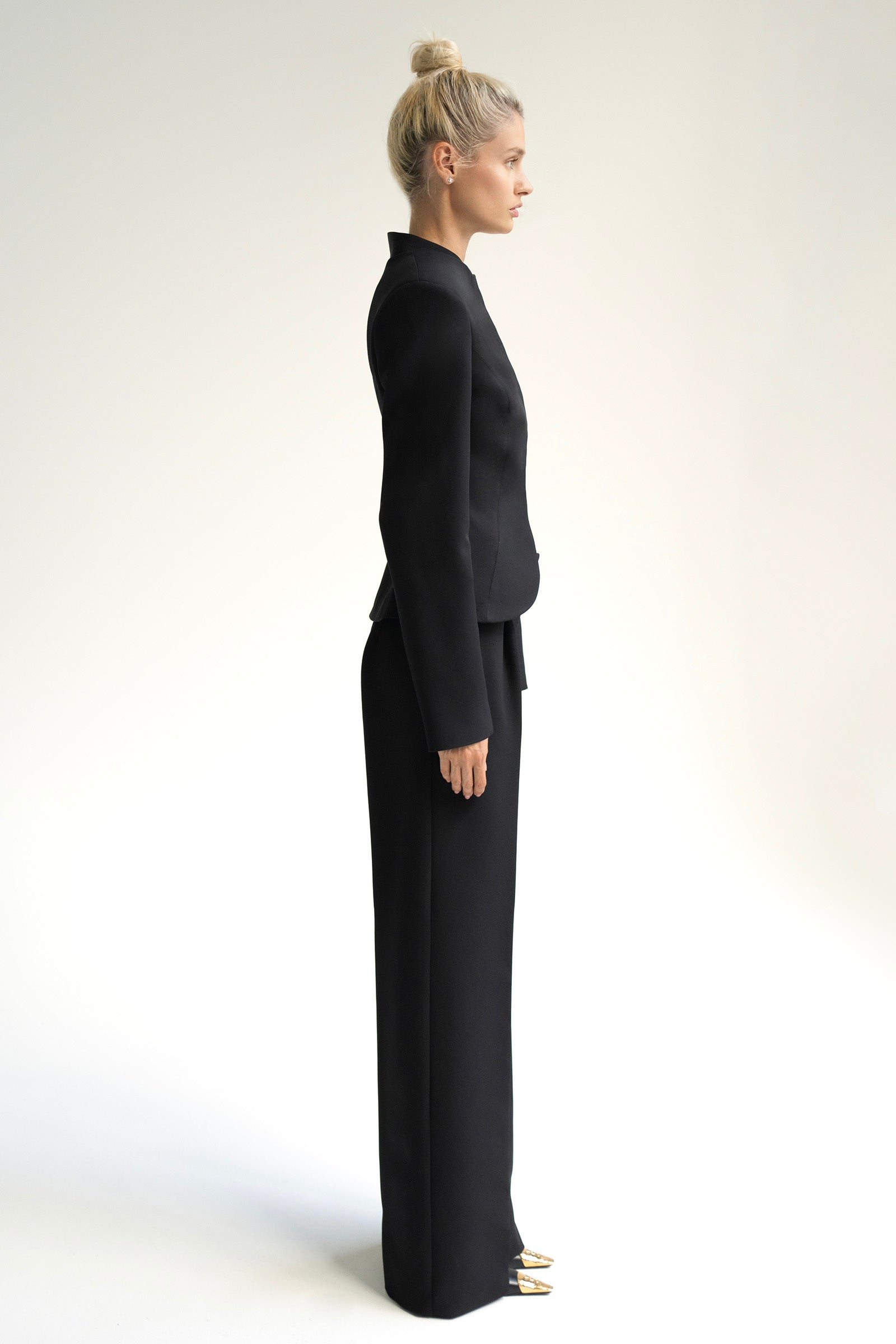 жакет черный укороченный