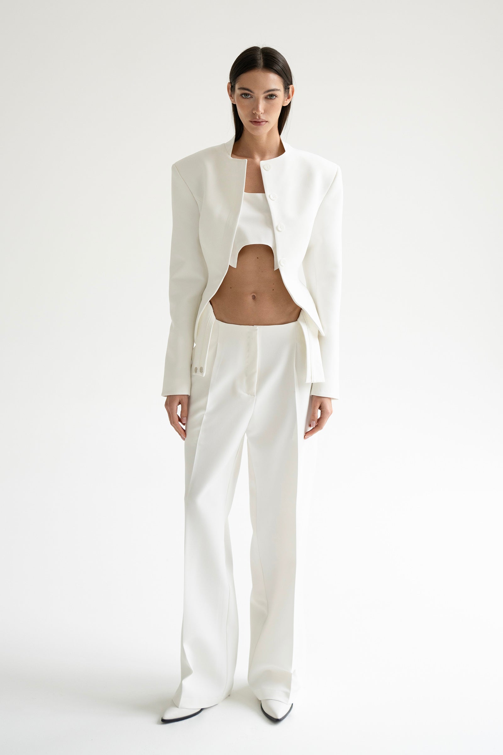 женские белые брюки