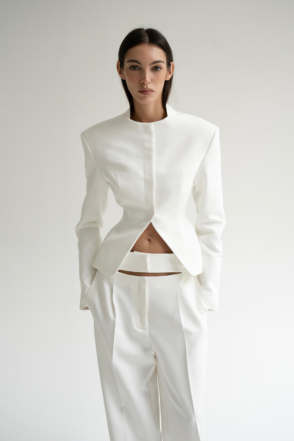 приталенный женский пиджак