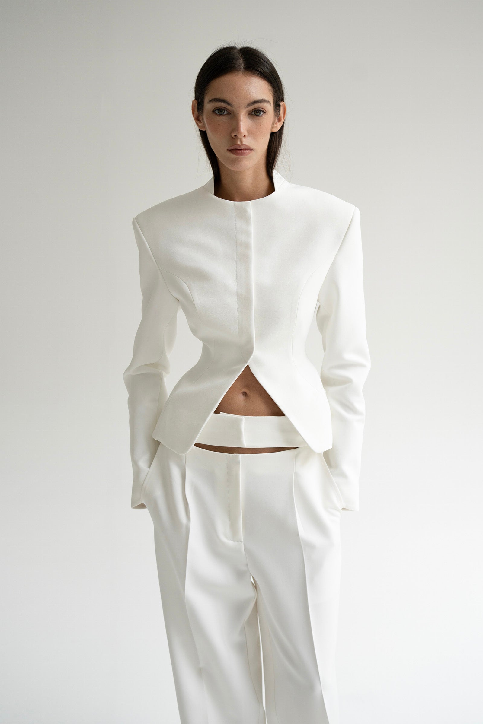 приталенный женский пиджак