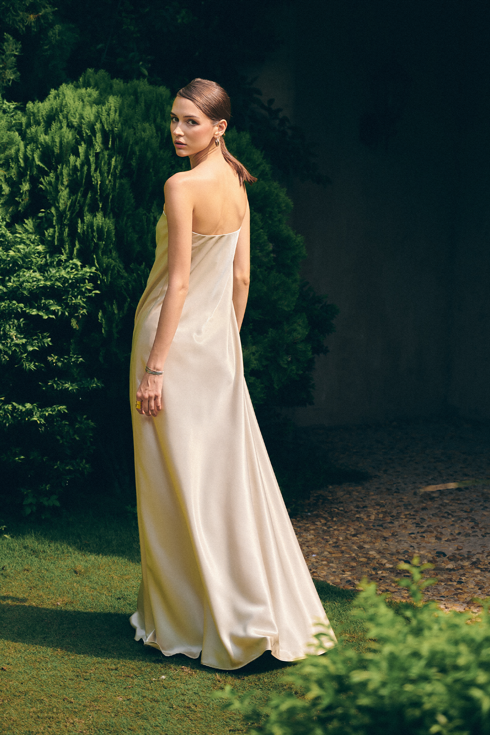 NAOMI STRAPLESS GOWN - BEIGE