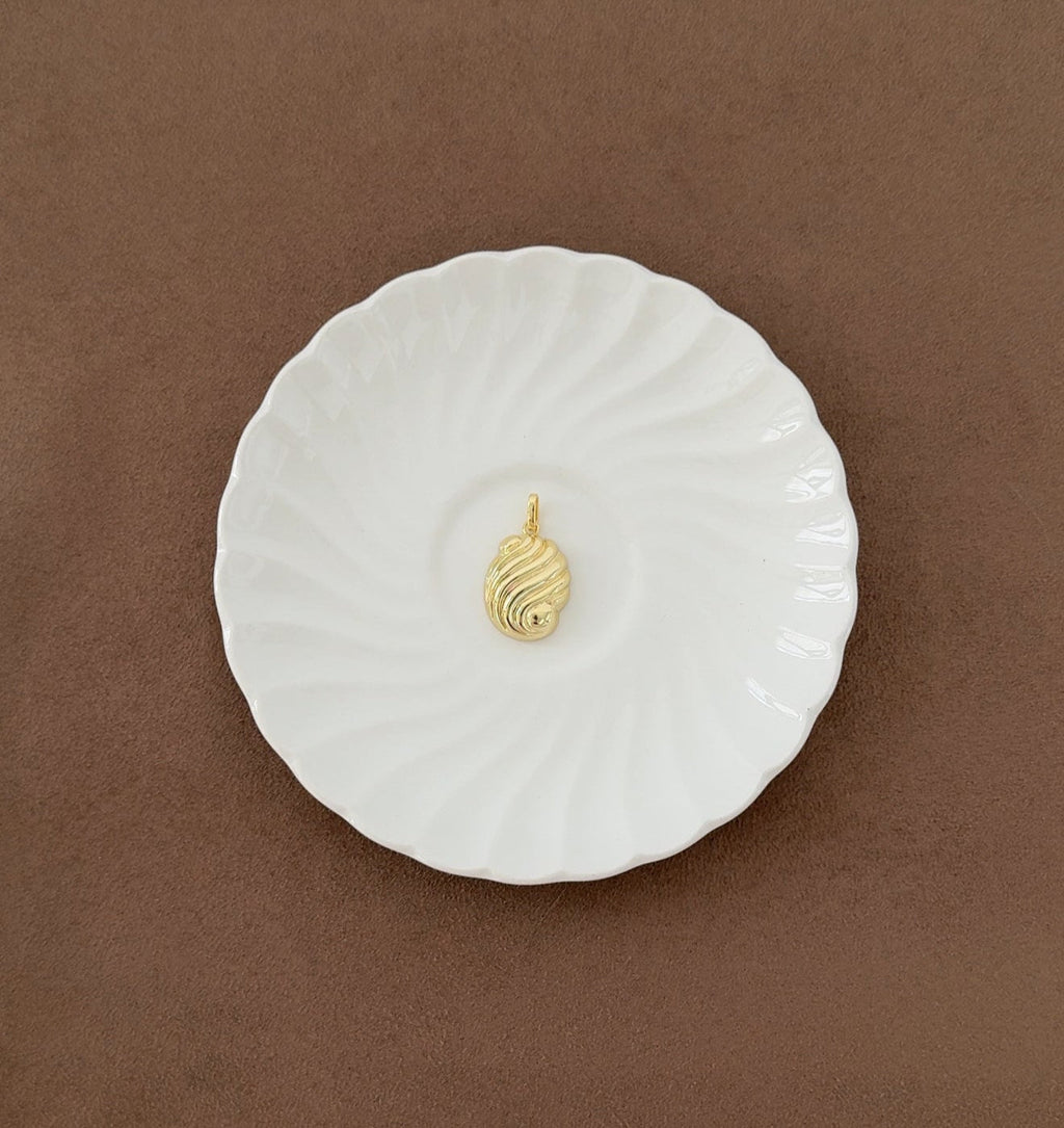 Aimée Charm Gold