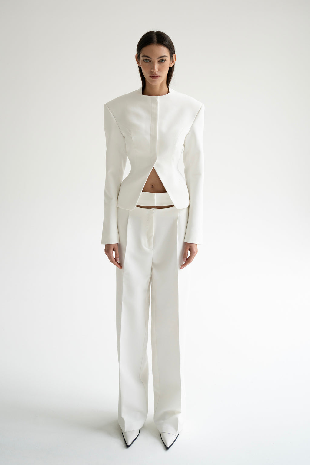 женский костюм с брюками