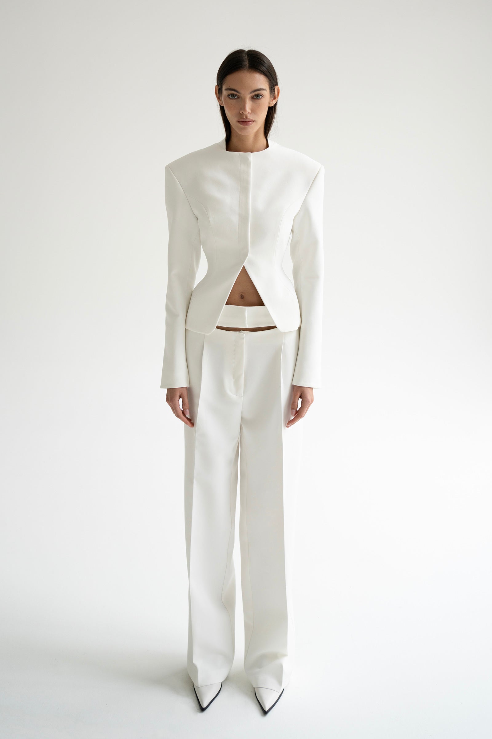 женский костюм с брюками