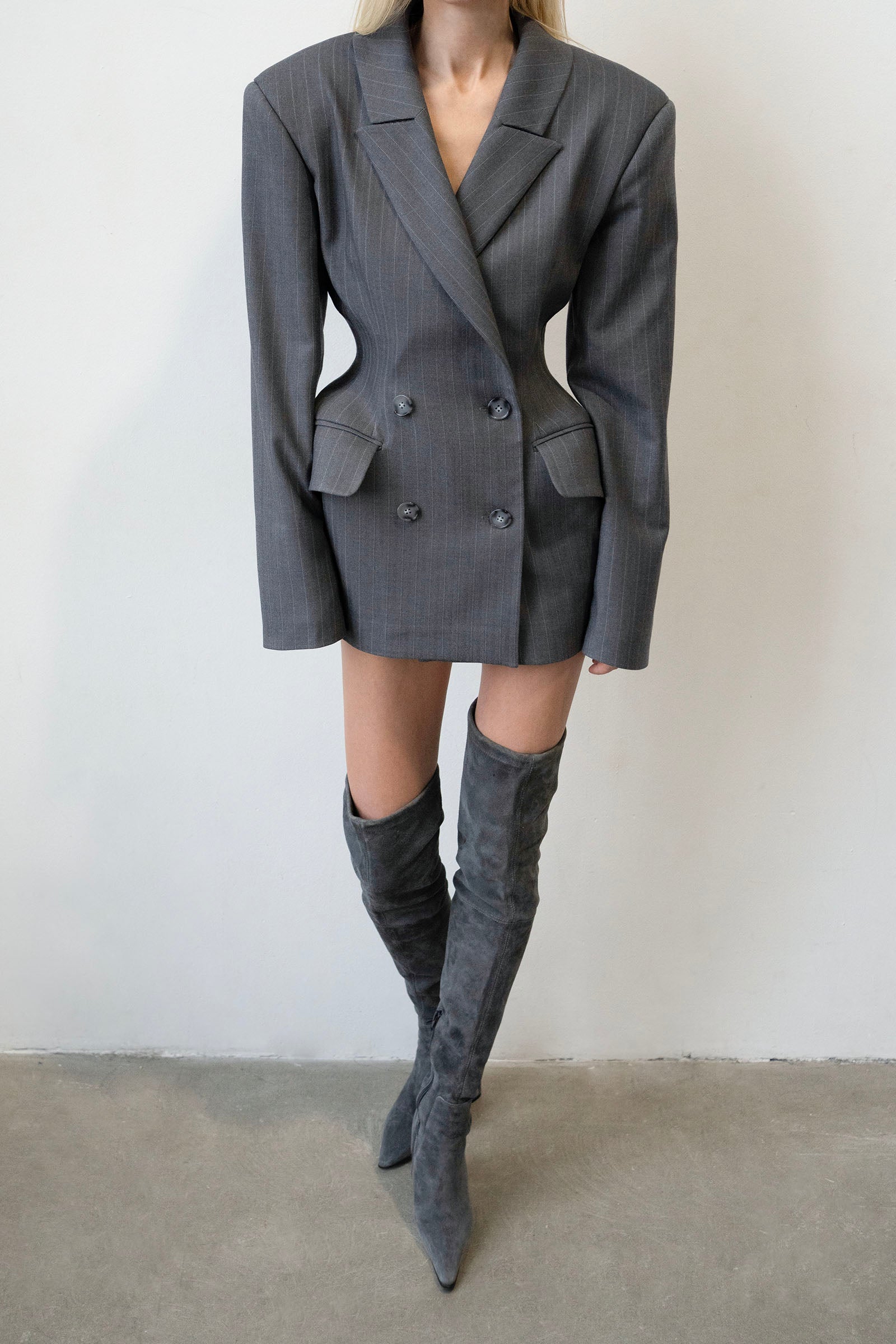 серый платье жакет