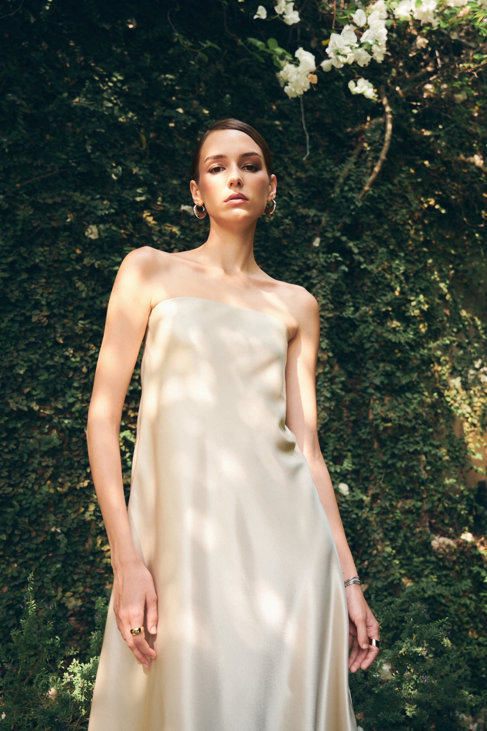 NAOMI STRAPLESS GOWN - BEIGE