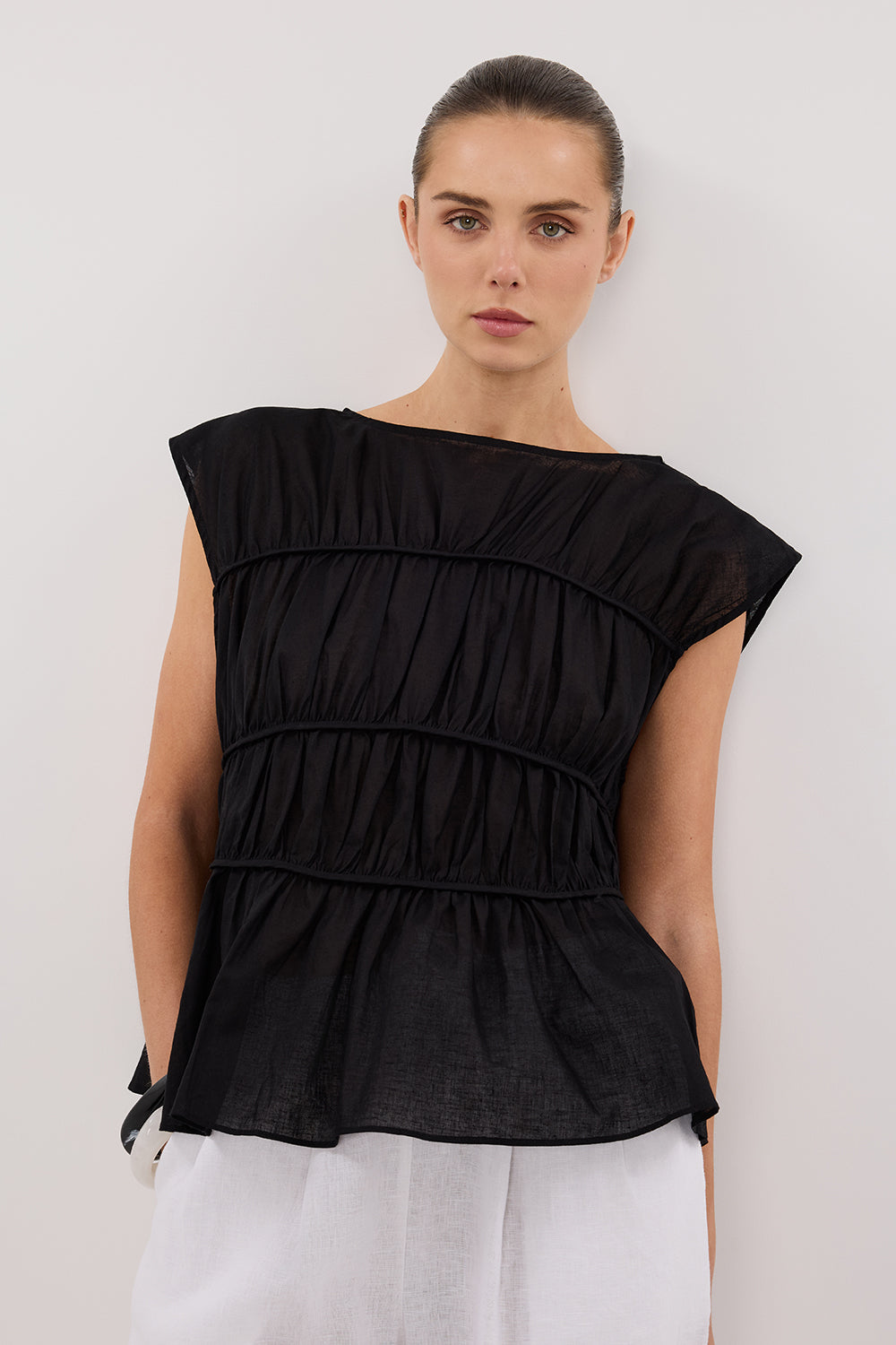 FLYNN BLACK LINEN TIERED TOP