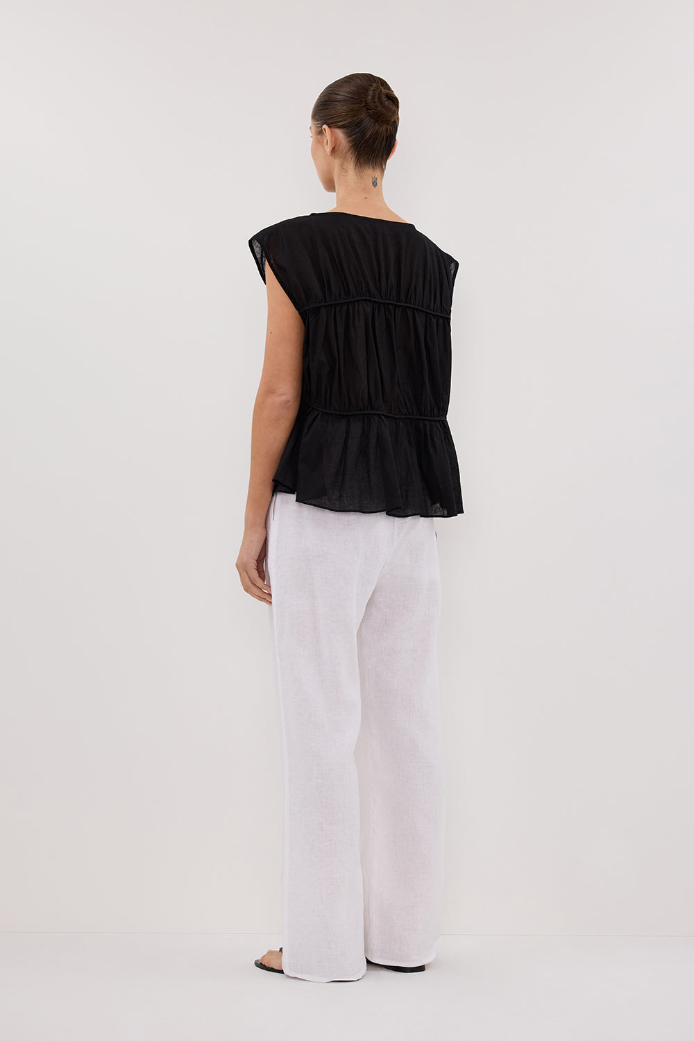 FLYNN BLACK LINEN TIERED TOP