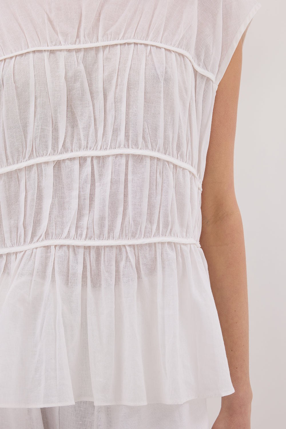 FLYNN WHITE LINEN BLEND TIERED TOP