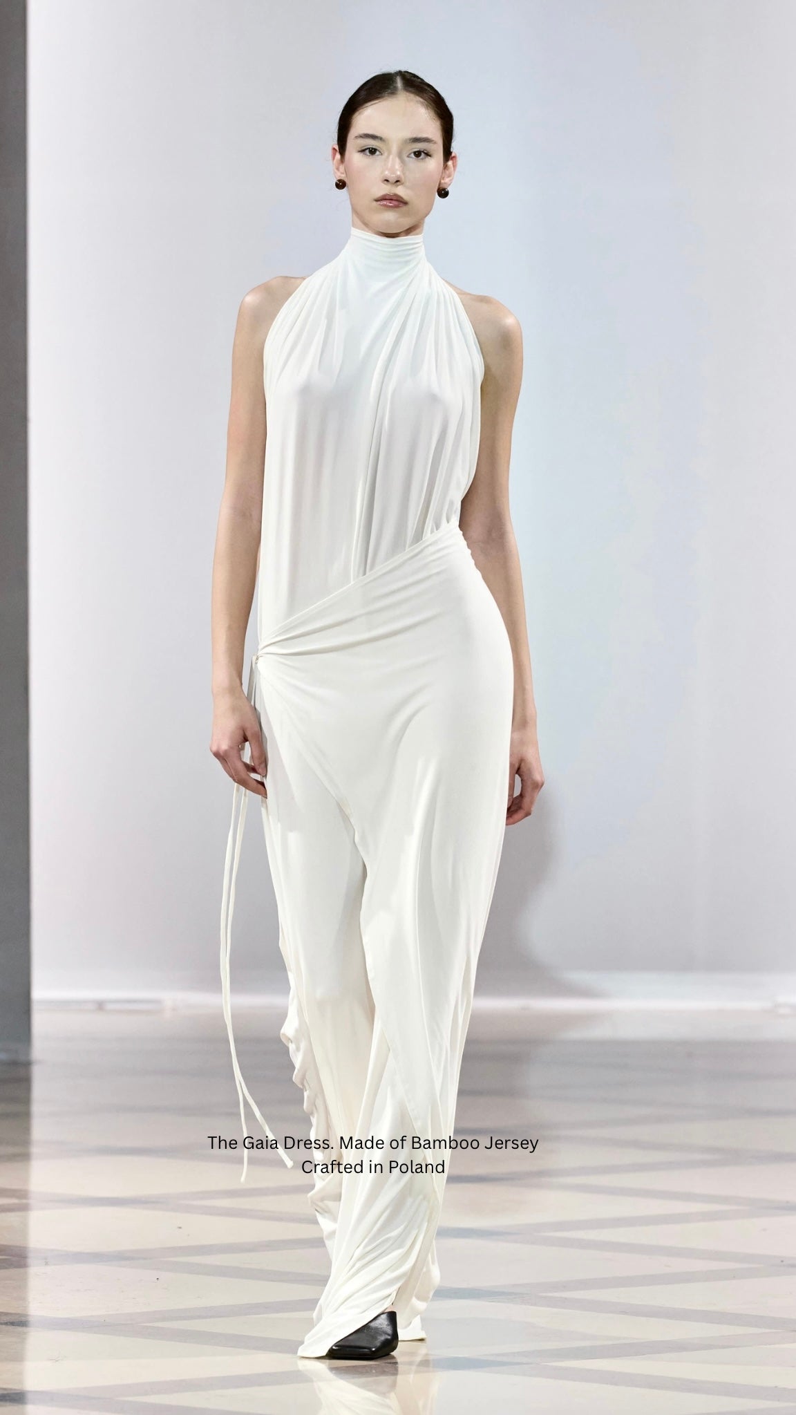 Gaia Dress in white