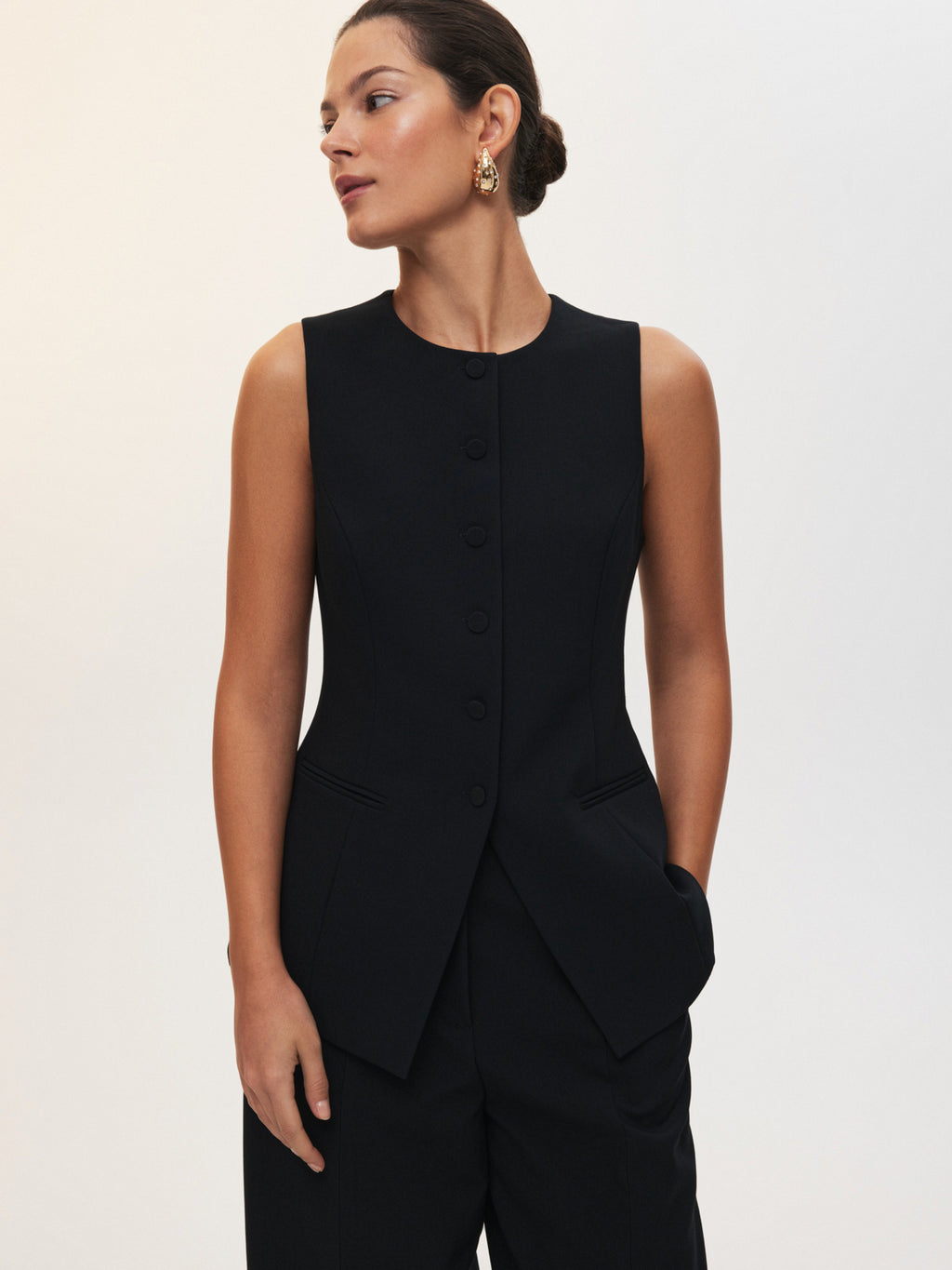 The elegant Midnight Time vest