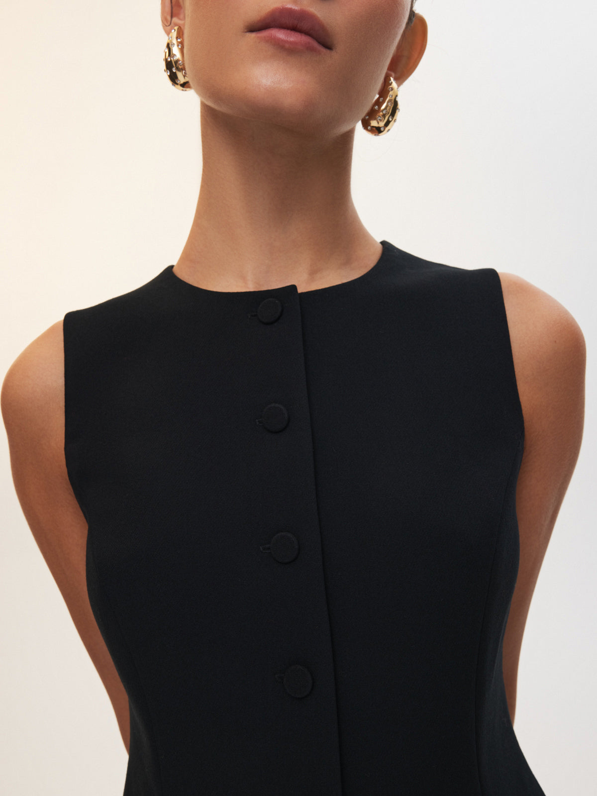 The elegant Midnight Time vest