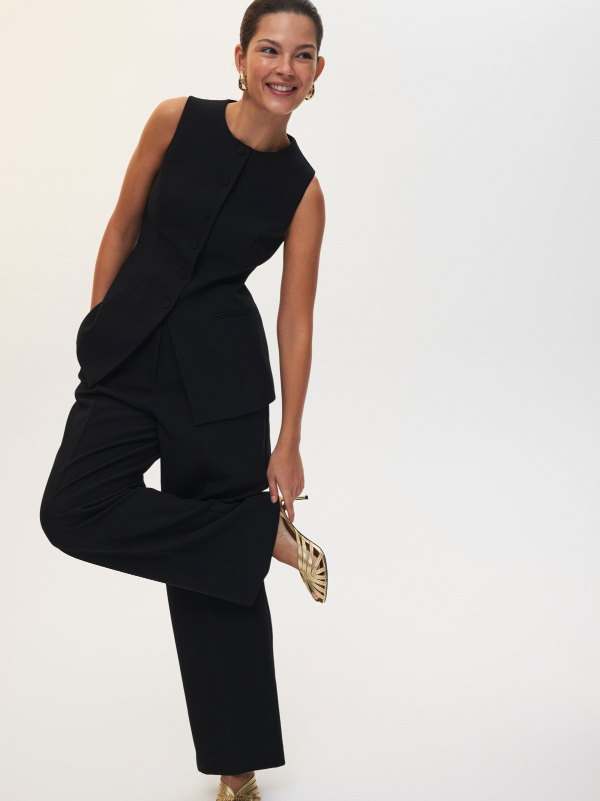 The elegant Midnight Time vest