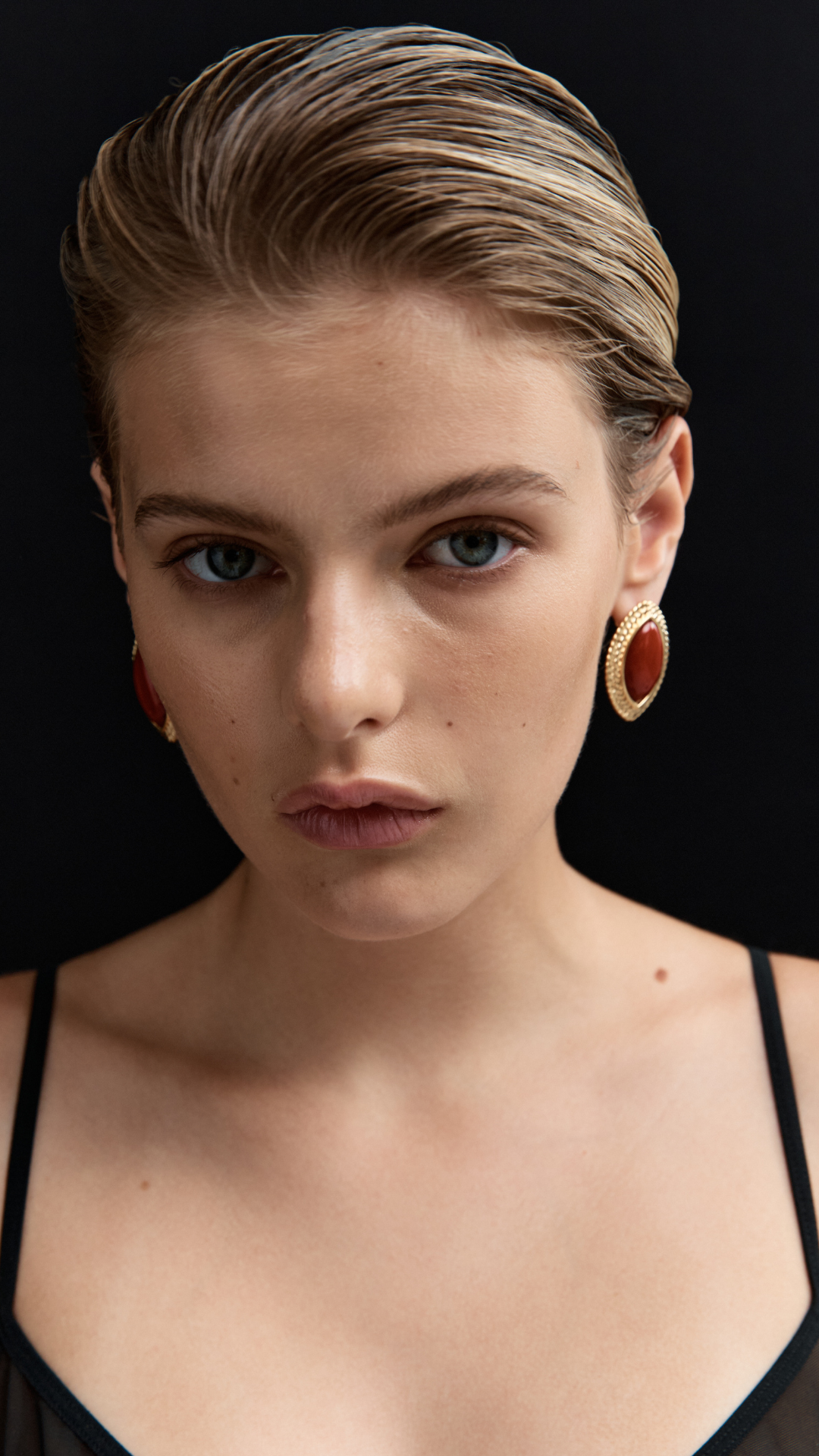 NOIR EARRINGS