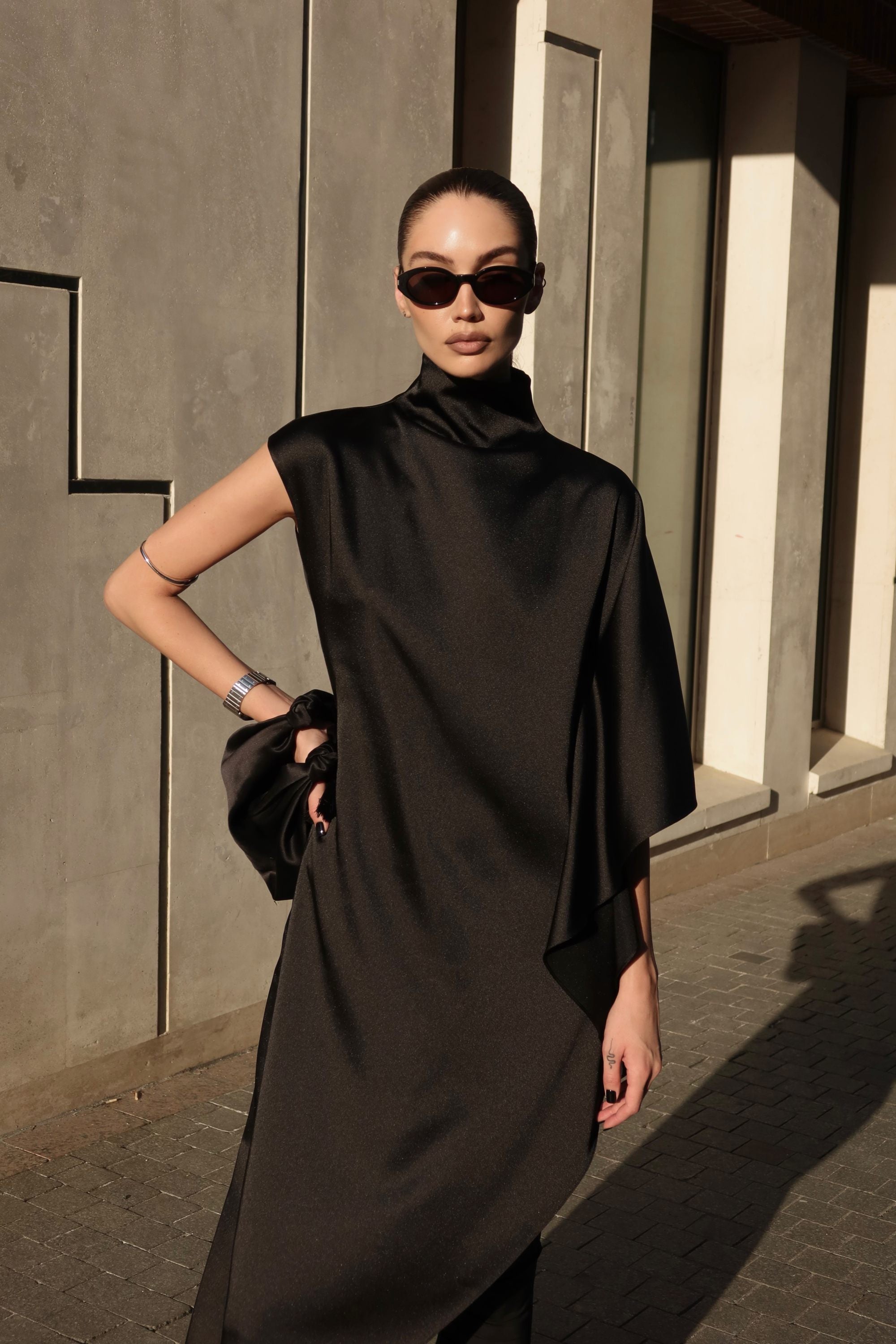 Платье асимметричное из струящейся ткани_1